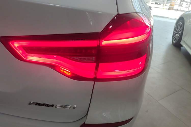 Used BMW X3 2021 xDrive28i Luxury Package Right Rear Taillight