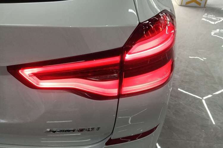 Used BMW X3 2021 xDrive30i Luxury Model with M Sport Package Right Rear Taillight