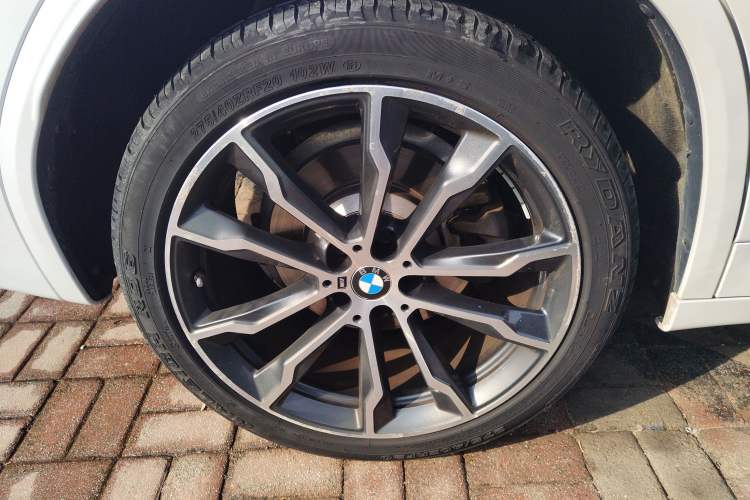 Used BMW X3 2021 xDrive30i Luxury Model with M Sport Package Right Rear Wheel Hub