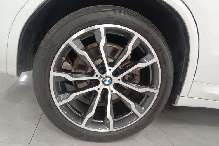 Used BMW X3 2021 xDrive30i Luxury Model with M Sport Package Right Rear Wheel Hub