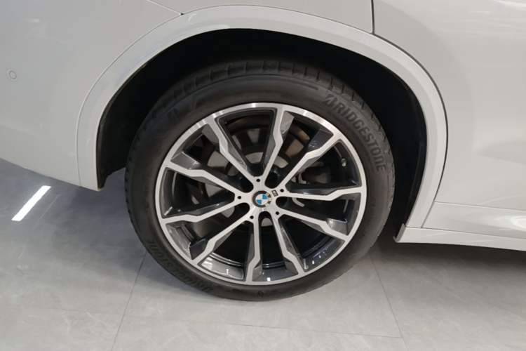 Used BMW X3 2021 xDrive30i Luxury Model with M Sport Package Right Rear Wheel Hub