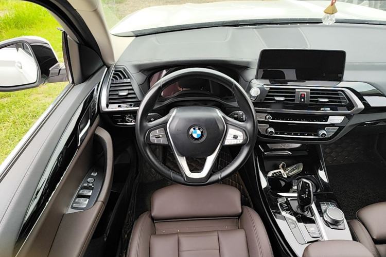 Used BMW X3 2021 xDrive25i Luxury Package Steering Wheel