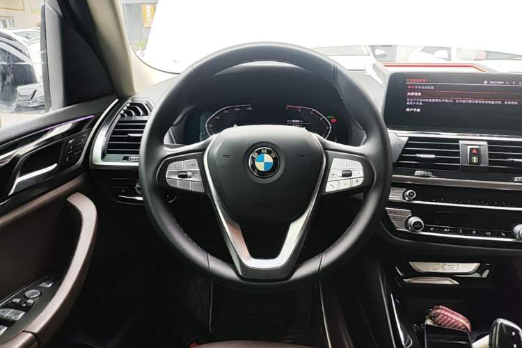 Used BMW X3 2021 xDrive25i Luxury Package Steering Wheel