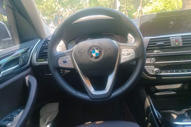 Used BMW X3 2021 xDrive25i Luxury Package Steering Wheel