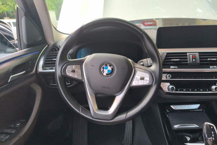 Used BMW X3 2021 xDrive28i Luxury Package Steering Wheel