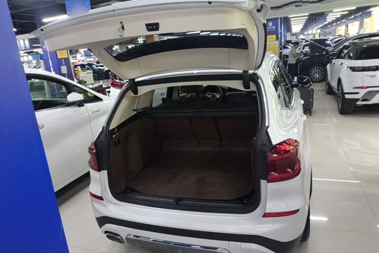 Used BMW X3 2021 xDrive28i Luxury Package Trunk