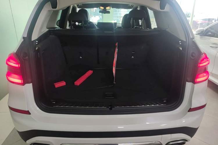 Used BMW X3 2021 xDrive28i Luxury Package Trunk