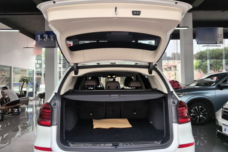 Used BMW X3 2021 xDrive28i Luxury Package Trunk