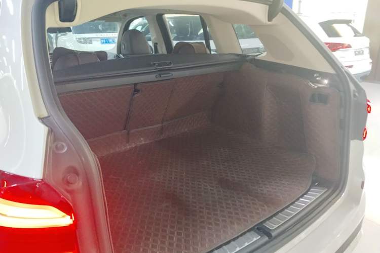Used BMW X3 2021 xDrive28i Luxury Package Trunk