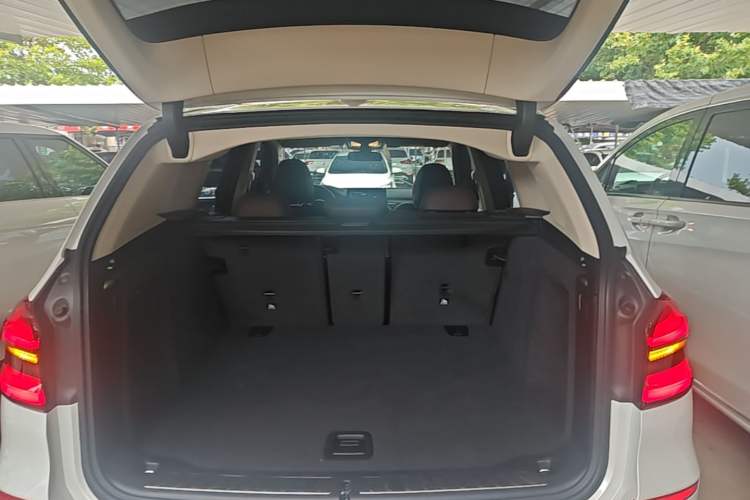 Used BMW X3 2021 xDrive28i Luxury Package Trunk