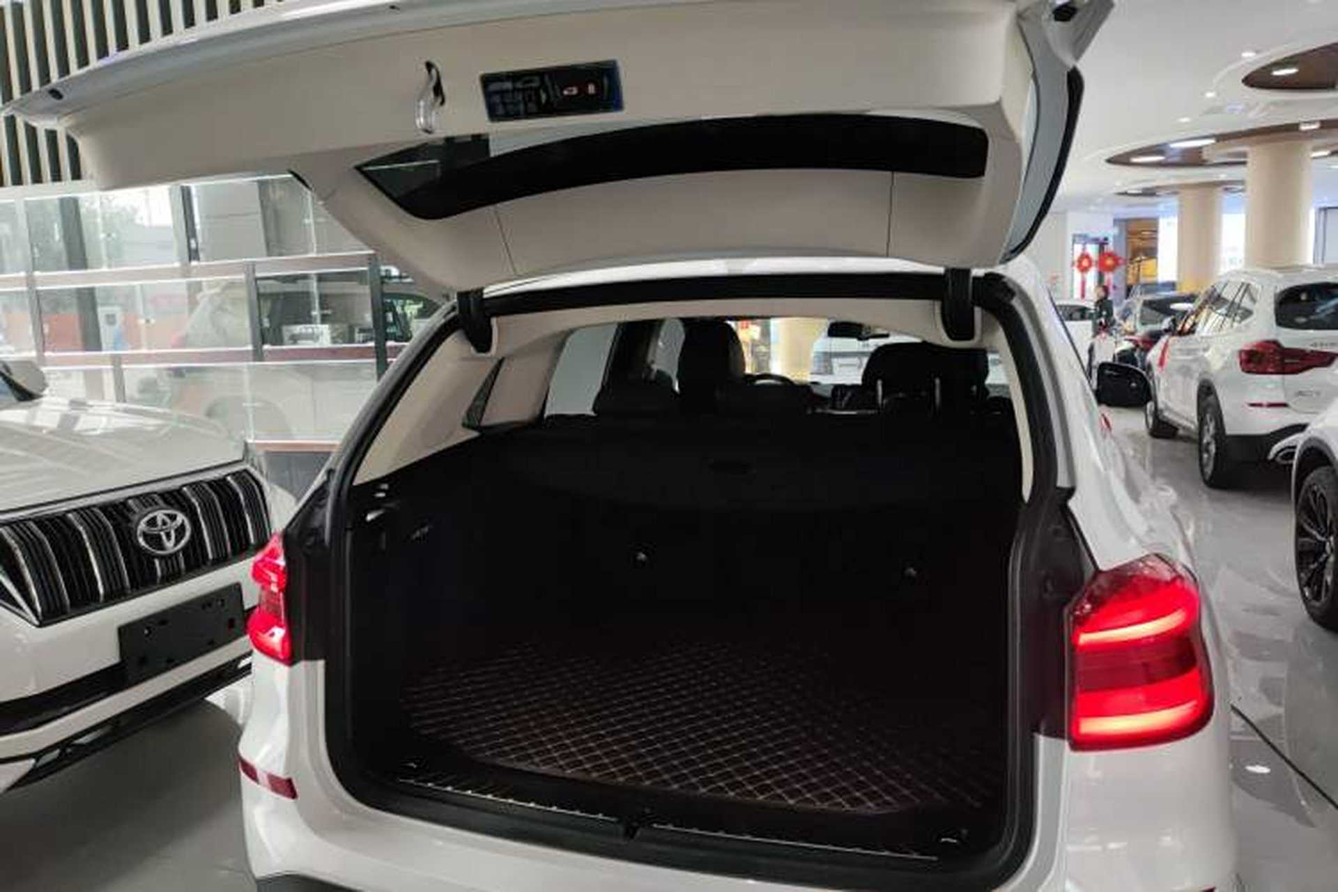 Used BMW X3 2021 xDrive28i Luxury Package Trunk