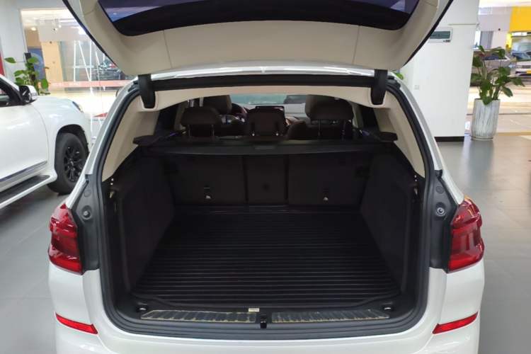 Used BMW X3 2021 xDrive28i M Sport Package Trunk