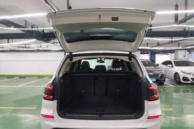 Used BMW X3 2021 xDrive28i Luxury Package Trunk