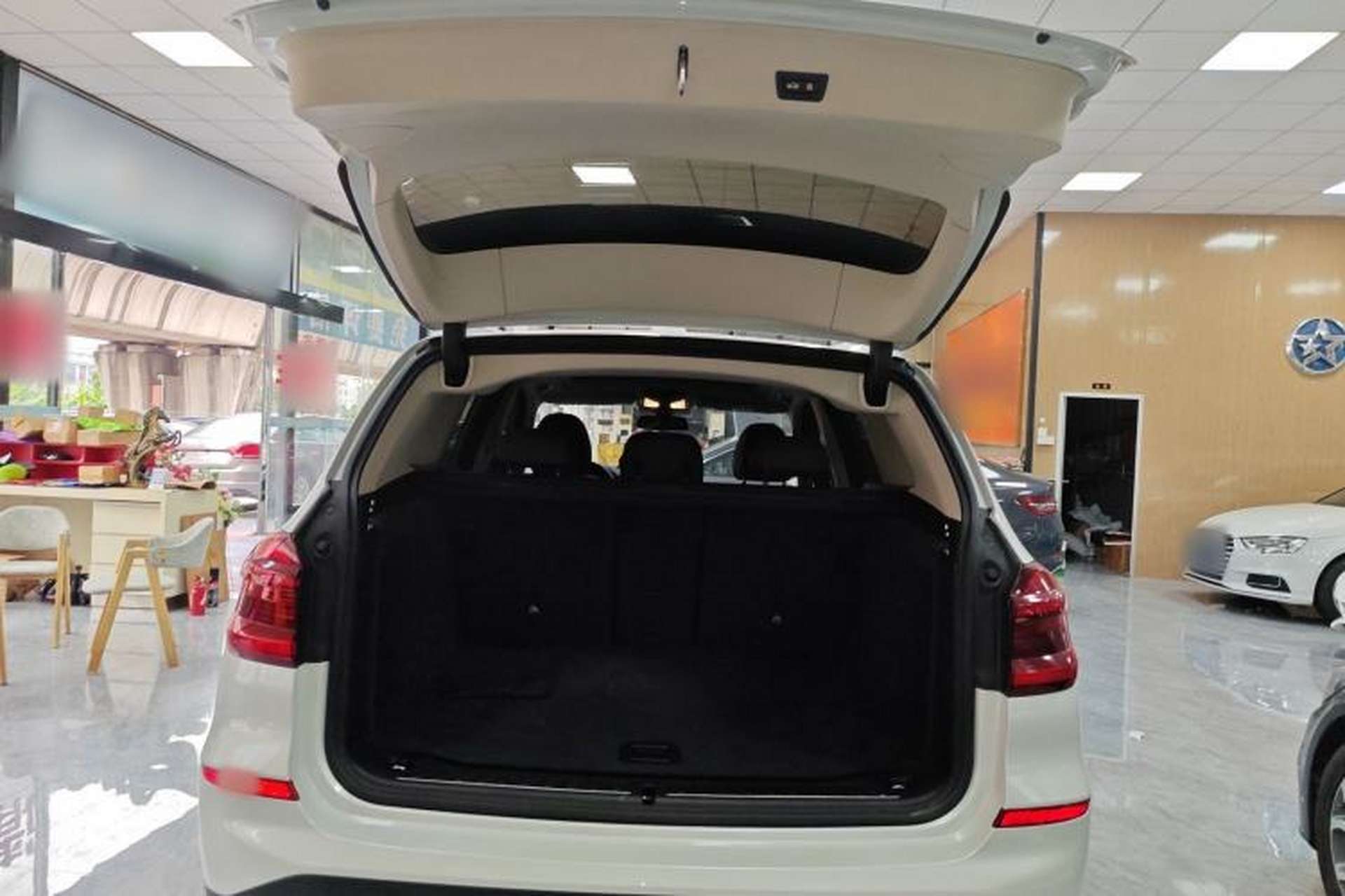 Used BMW X3 2021 xDrive25i Luxury Package Trunk