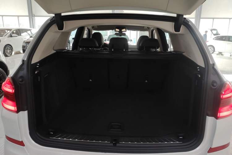 Used BMW X3 2021 xDrive28i M Sport Package Trunk