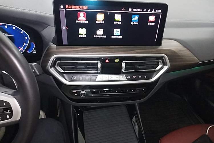 Used BMW X3 2022 Facelift xDrive30i Luxury Edition M Night Edition Package Audio And AC Panel