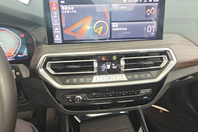 Used BMW X3 2022 Facelift xDrive30i Luxury Edition M Night Edition Package Audio And AC Panel