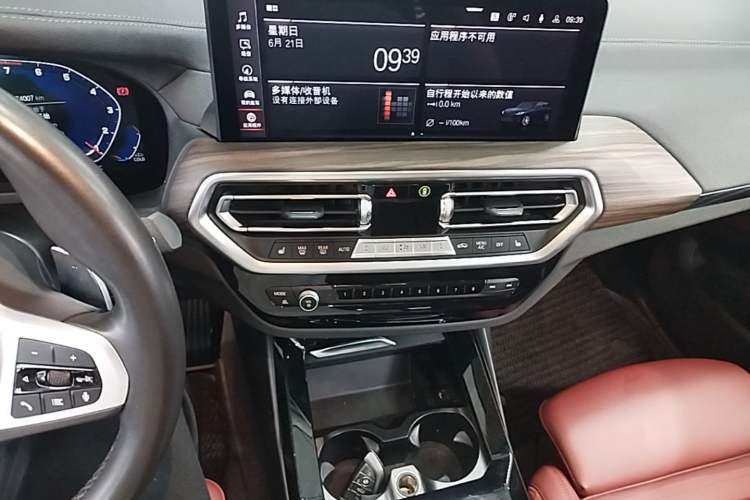 Used BMW X3 2022 Facelift xDrive30i Luxury Edition M Night Edition Package Audio And AC Panel