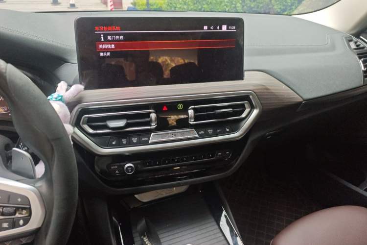 Used BMW X3 2022 Facelift xDrive30i Luxury Edition M Night Edition Package Audio And AC Panel