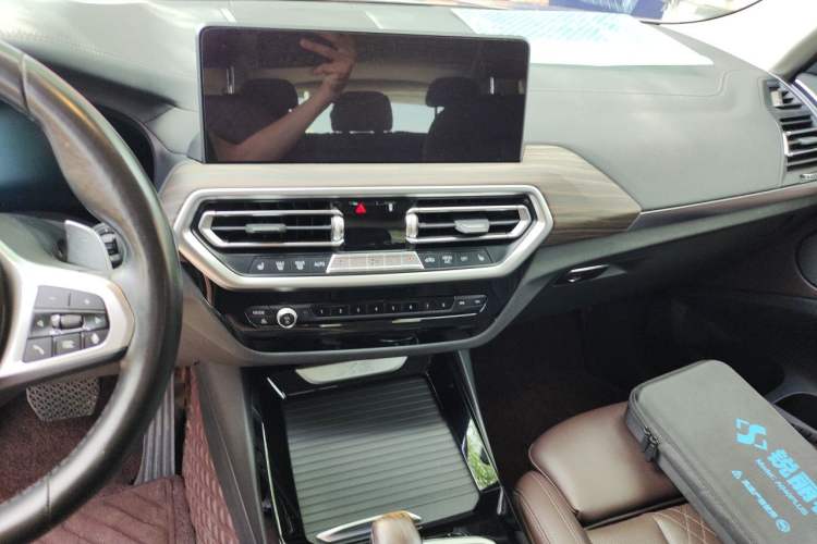 Used BMW X3 2022 xDrive30i Luxury Model M Night Sky Package Audio And AC Panel