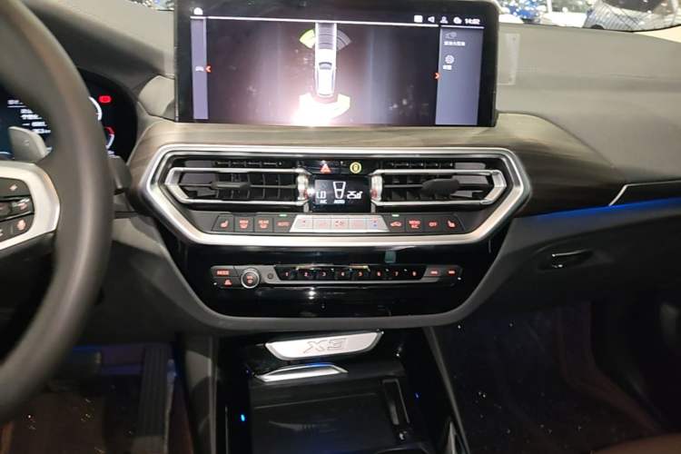 Used BMW X3 2022 xDrive30i Luxury Model M Night Sky Package Audio And AC Panel