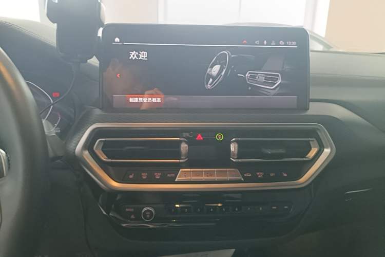 Used BMW X3 2022 Second Facelift xDrive30i Luxury Edition M Night Sky Package Audio And AC Panel