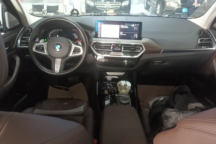 Used BMW X3 2022 xDrive30i Luxury Model M Night Sky Package Center Console