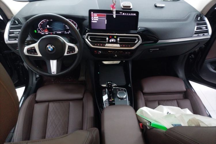 Used BMW X3 2022 xDrive25i M Sport Package Center Console