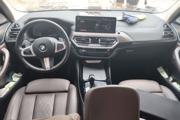 Used BMW X3 2022 Facelift xDrive30i Luxury Edition M Night Edition Package Center Console