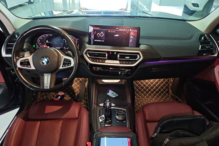 Used BMW X3 2022 Facelift xDrive30i Luxury Edition M Night Edition Package Center Console