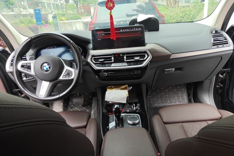 Used BMW X3 2022 xDrive30i Luxury Model M Night Sky Package Center Console