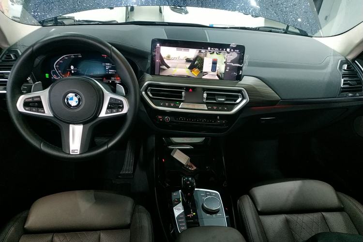 Used BMW X3 2022 xDrive30i Luxury Model M Night Sky Package Center Console