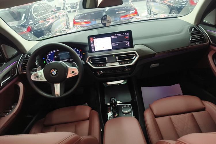 Used BMW X3 2022 Second Facelift xDrive30i Leading Edition M Night Sky Package Center Console