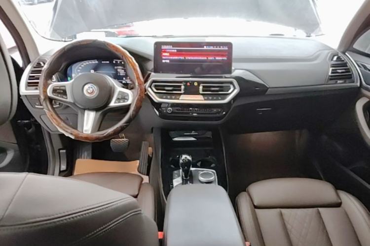 Used BMW X3 2022 xDrive25i M Sport Package Center Console