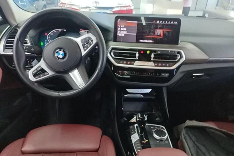 Used BMW X3 2022 xDrive30i Luxury Model M Night Sky Package Center Console