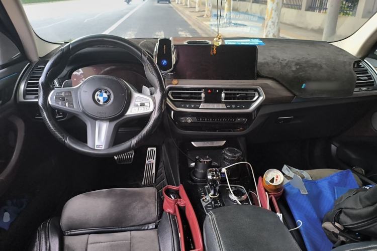 Used BMW X3 2022 Second Facelift xDrive30i Leading Edition M Night Sky Package Center Console