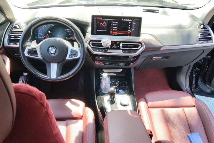 Used BMW X3 2022 Second Facelift xDrive30i Leading Edition M Night Sky Package Center Console