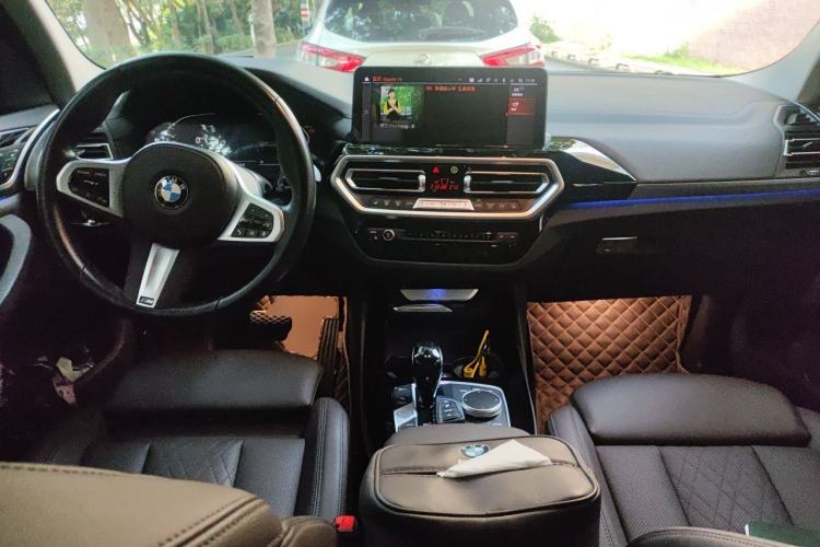 Used BMW X3 2022 xDrive25i M Sport Package Center Console