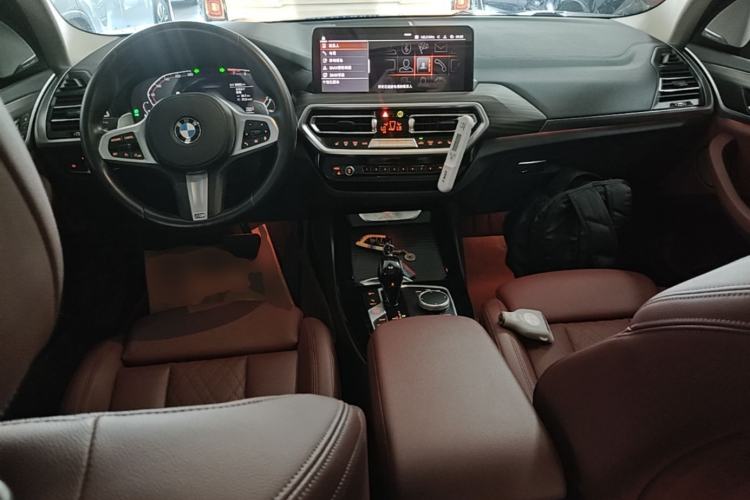 Used BMW X3 2022 xDrive30i Luxury Model M Night Sky Package Center Console