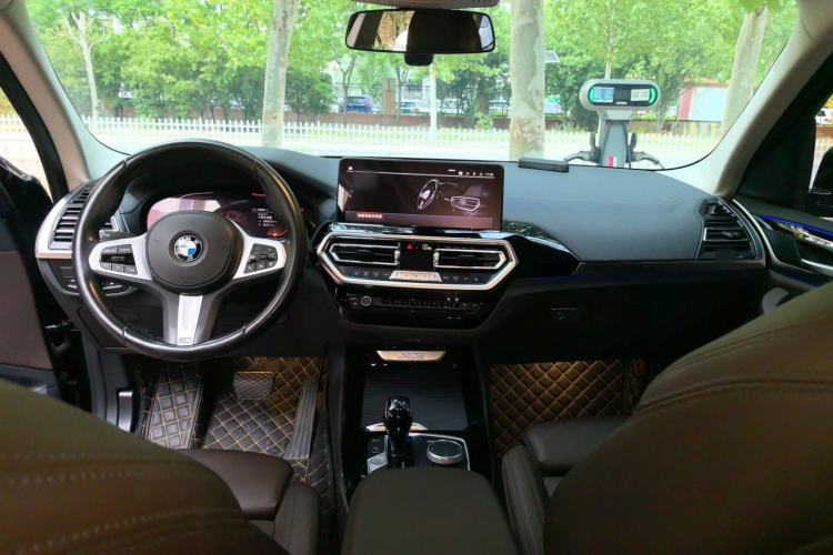 Used BMW X3 2022 xDrive25i M Sport Package Center Console