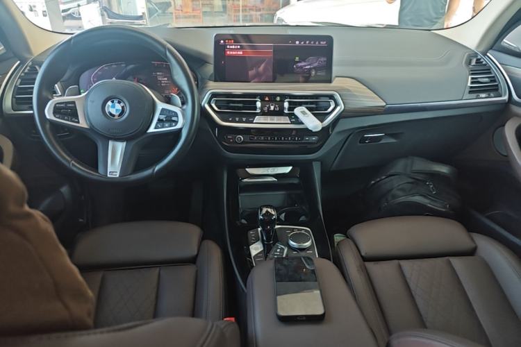 Used BMW X3 2022 Second Facelift xDrive30i Leading Edition M Night Sky Package Center Console