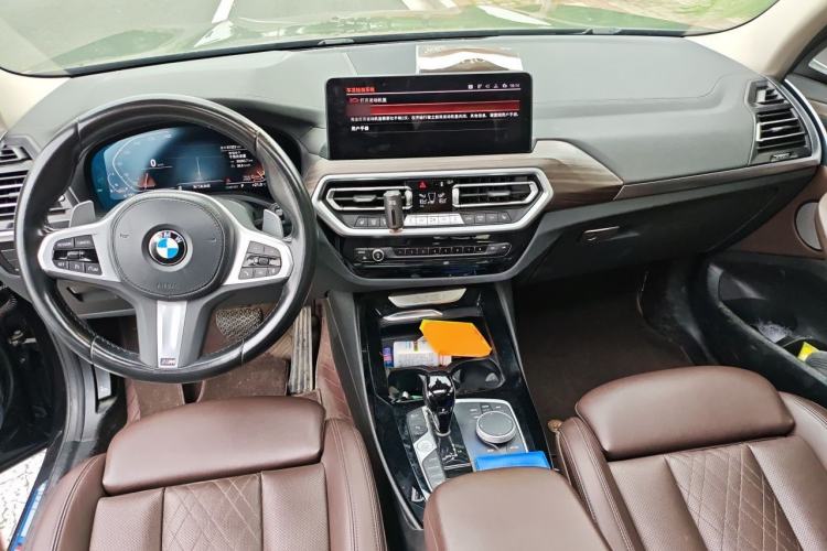 Used BMW X3 2022 xDrive30i Luxury Model M Night Sky Package Center Console