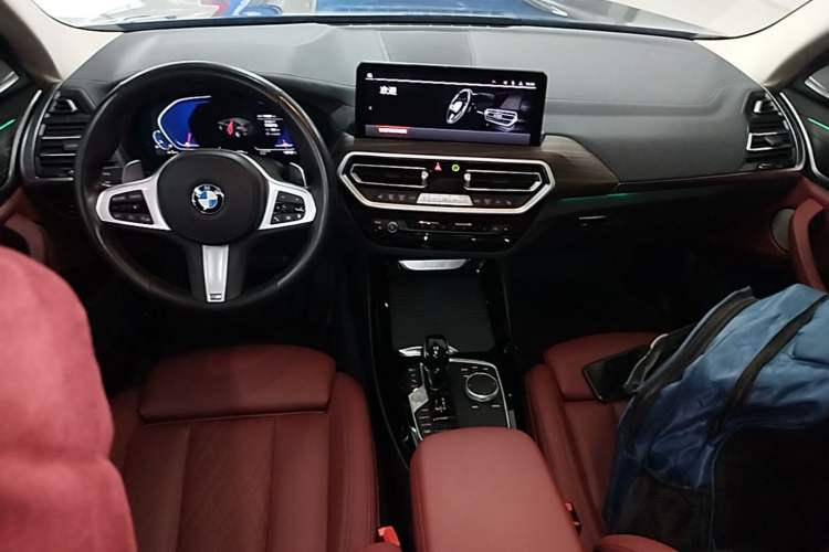 Used BMW X3 2022 Facelift xDrive30i Luxury Edition M Night Edition Package Center Console