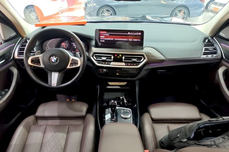 Used BMW X3 2022 Second Facelift xDrive30i Leading Edition M Night Sky Package Center Console