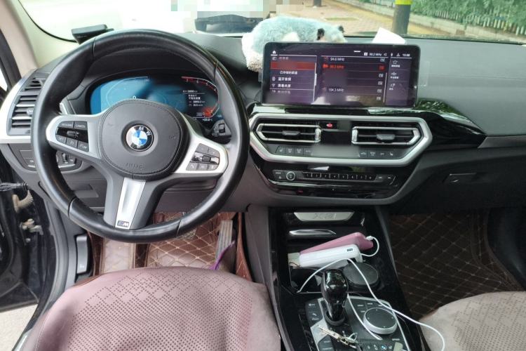 Used BMW X3 2022 xDrive25i M Sport Package Center Console