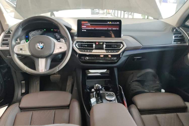 Used BMW X3 2022 Second Facelift xDrive30i Leading Edition M Night Sky Package Center Console
