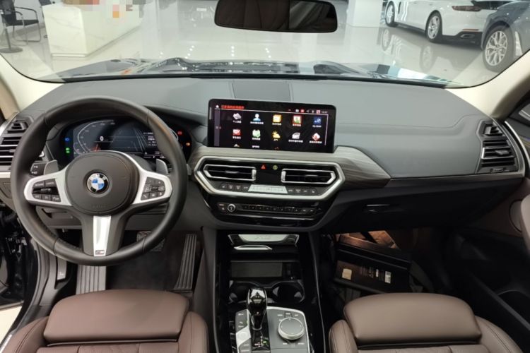 Used BMW X3 2022 xDrive30i Luxury Model M Night Sky Package Center Console