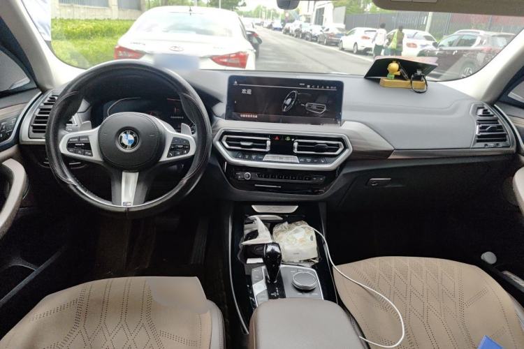 Used BMW X3 2022 xDrive30i Luxury Model M Night Sky Package Center Console