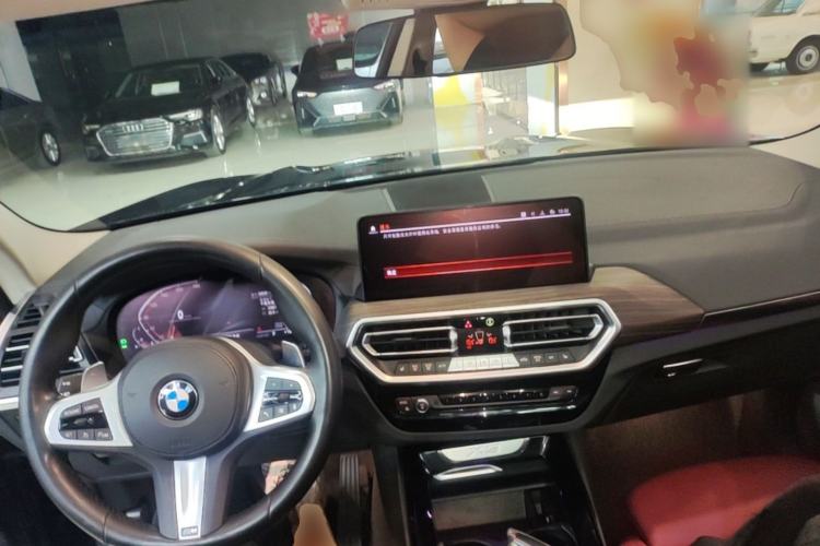 Used BMW X3 2022 Second Facelift xDrive30i Leading Edition M Night Sky Package Center Console