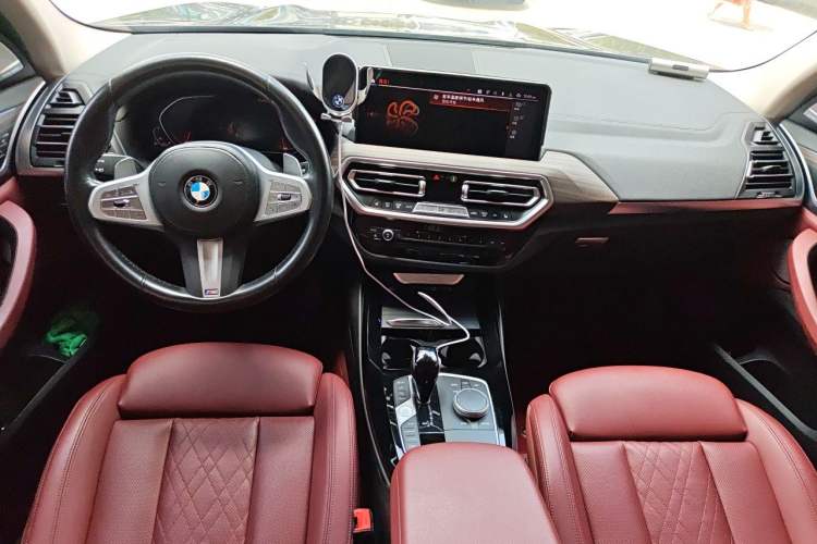 Used BMW X3 2022 Second Facelift xDrive30i Leading Edition M Night Sky Package Center Console